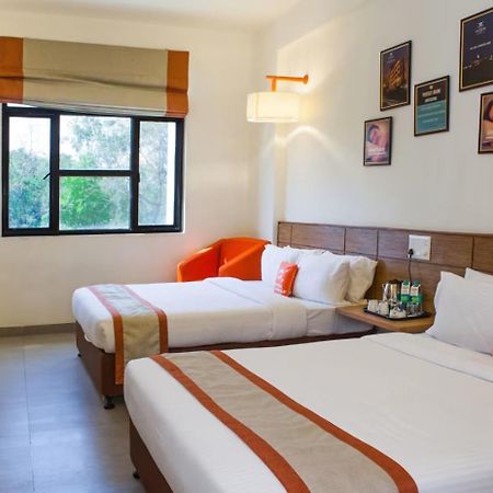 Max Hotels Jabalpur Buitenkant foto