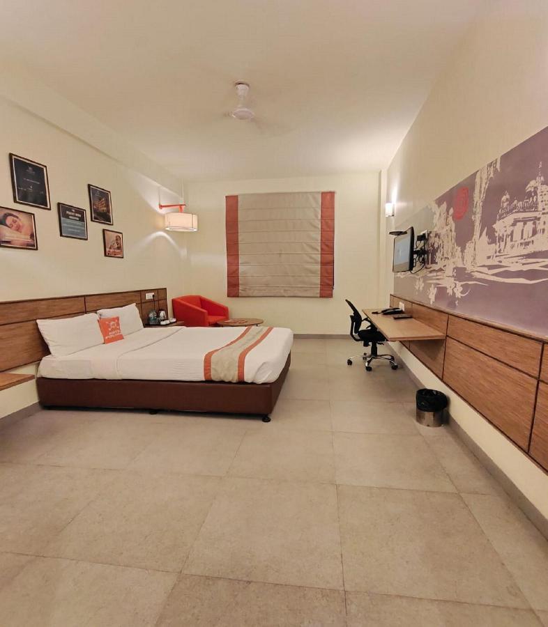 Max Hotels Jabalpur Buitenkant foto