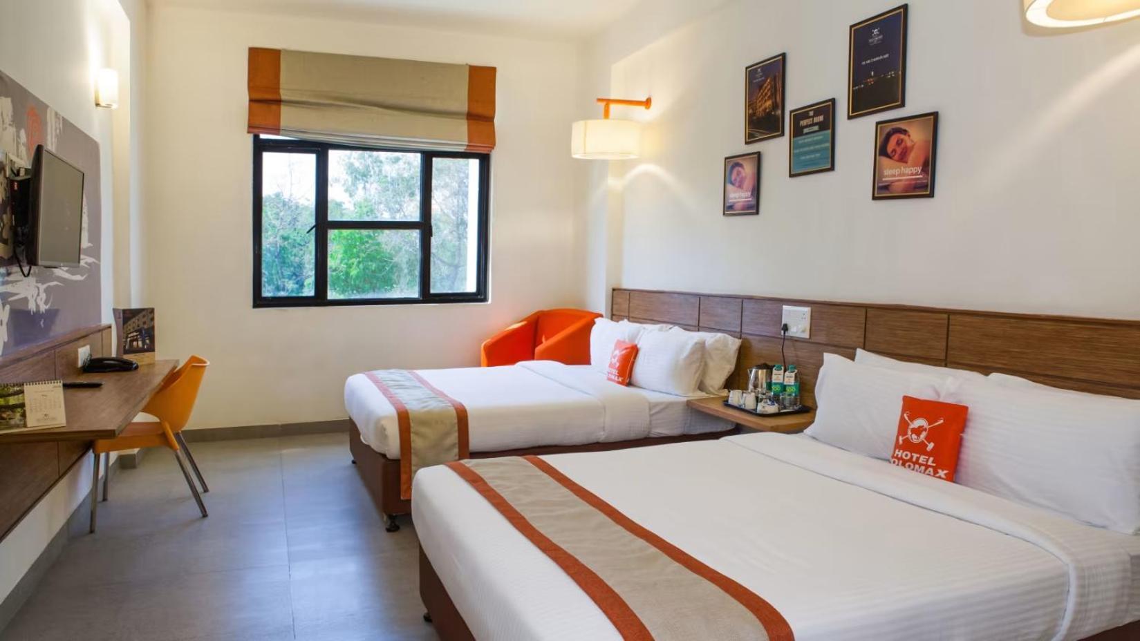 Max Hotels Jabalpur Buitenkant foto
