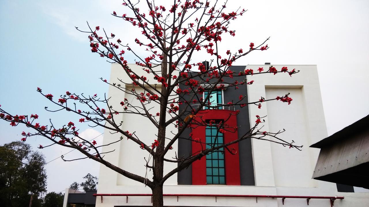 Max Hotels Jabalpur Buitenkant foto