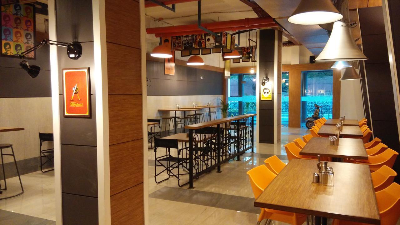 Max Hotels Jabalpur Buitenkant foto