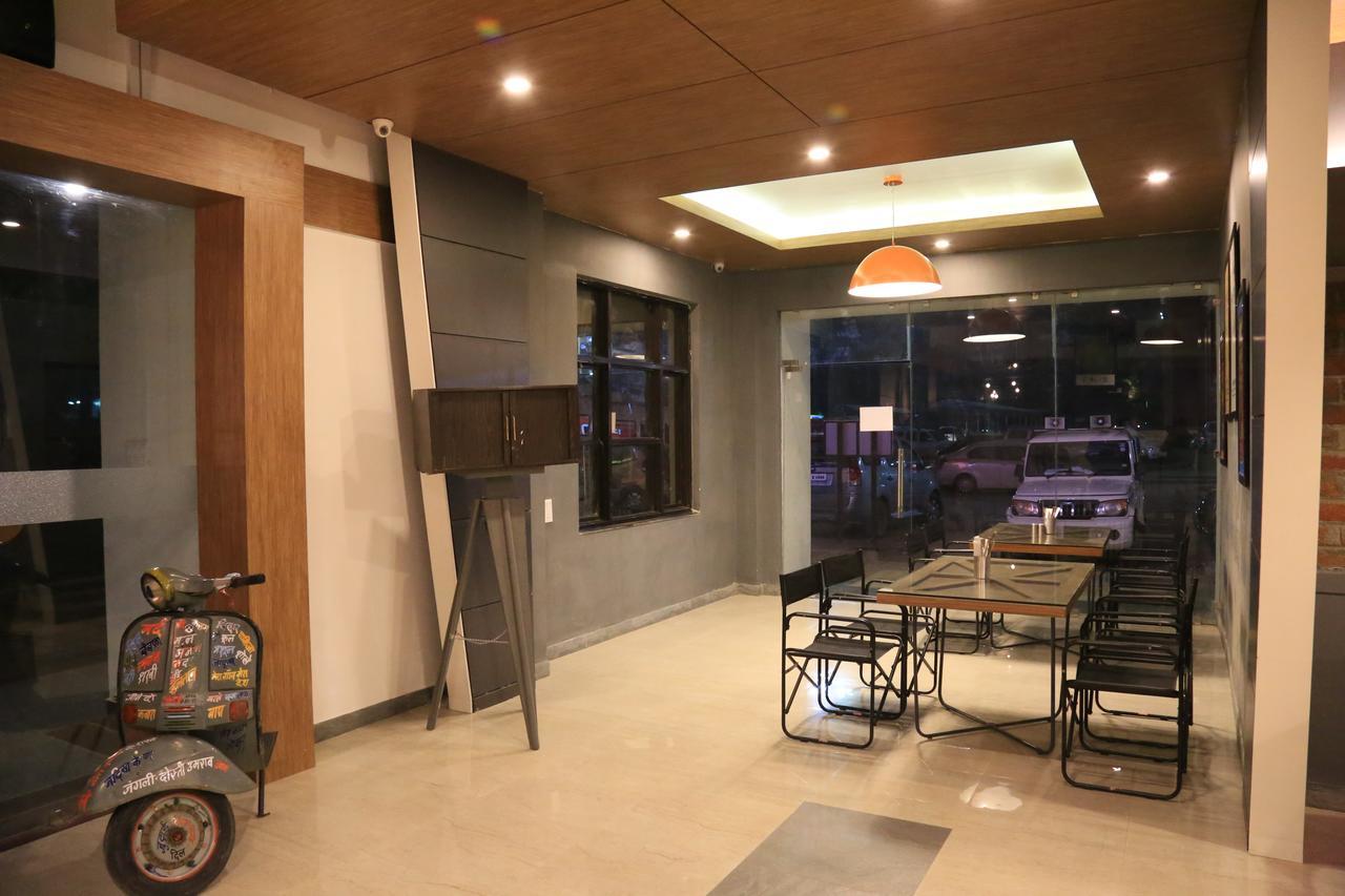 Max Hotels Jabalpur Buitenkant foto