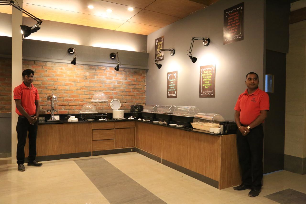 Max Hotels Jabalpur Buitenkant foto