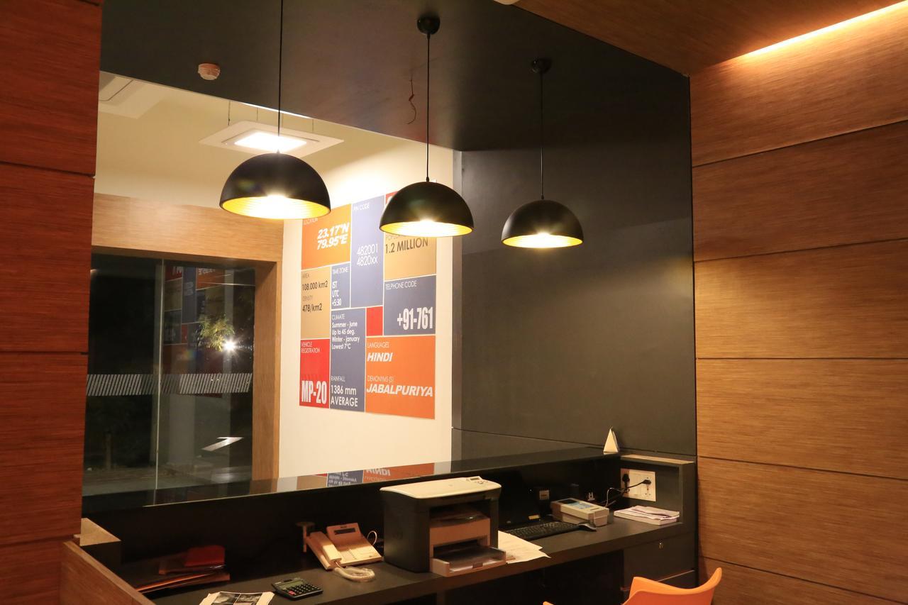 Max Hotels Jabalpur Buitenkant foto