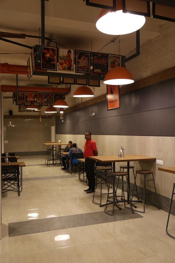 Max Hotels Jabalpur Buitenkant foto
